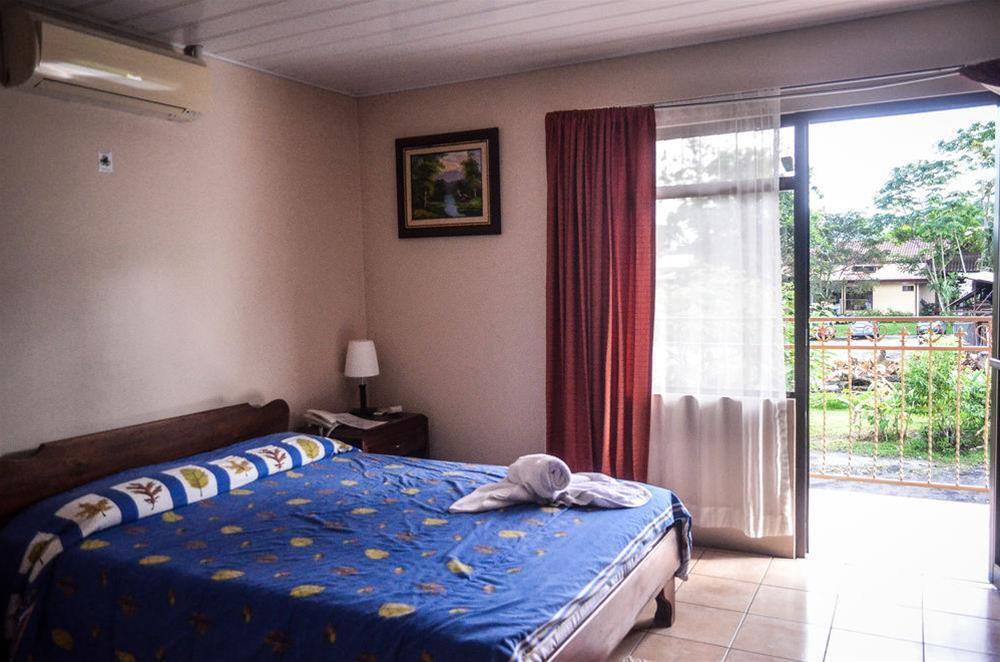 Hotel La Choza Inn La Fortuna Exteriör bild